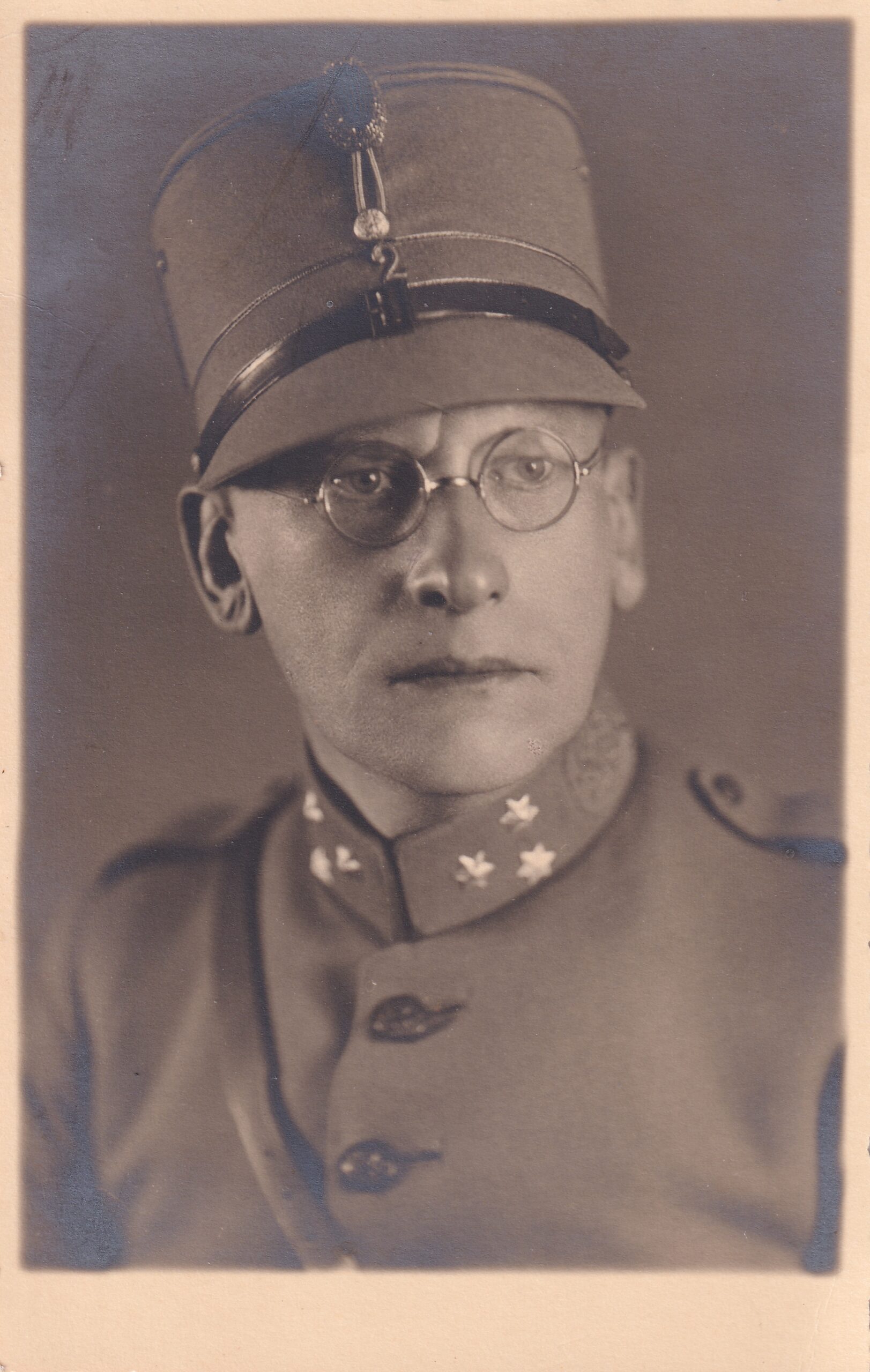 Kapitein Kepie grijs 1930 interbellum foto